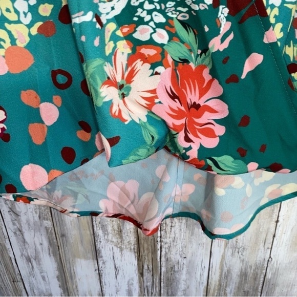 Umgee Green Leppard & Floral Open High Low Blouse - Picture 2 of 6